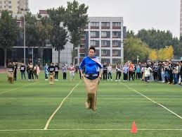 TA：马内和萨拉赫互相尊重，他们会密切关注对方的行为